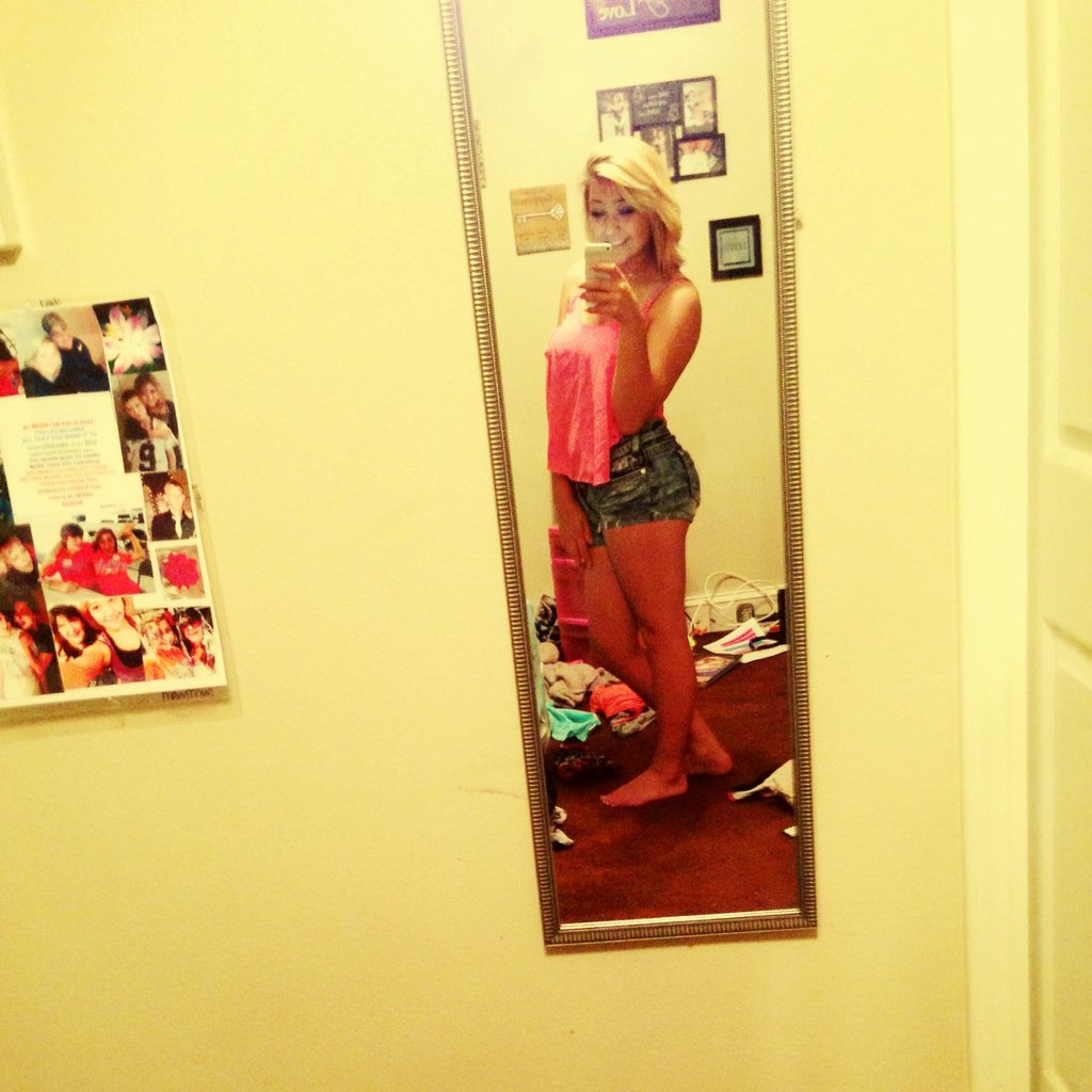 kayla__zar's tweet photo. https://t.co/KwSz5jOxcL