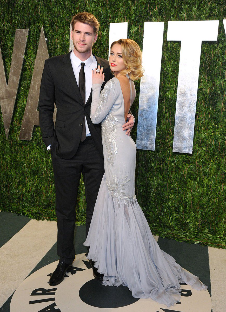 ELLEmagazine's tweet photo. Liam Hemsworth on Miley Cyrus: You Can Never Choose Who You Fall in Love With https://t.co/8wiId8fgOt https://t.co/lDKi87X8p7