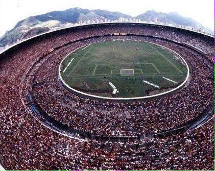 AmandaBrochinni's tweet image. Eu juro que os meus olhos brilham e arrepia a pele quando vejo uma foto dessa ♥
#TeAmoMengão #SRN #DiaDoFlamenguista