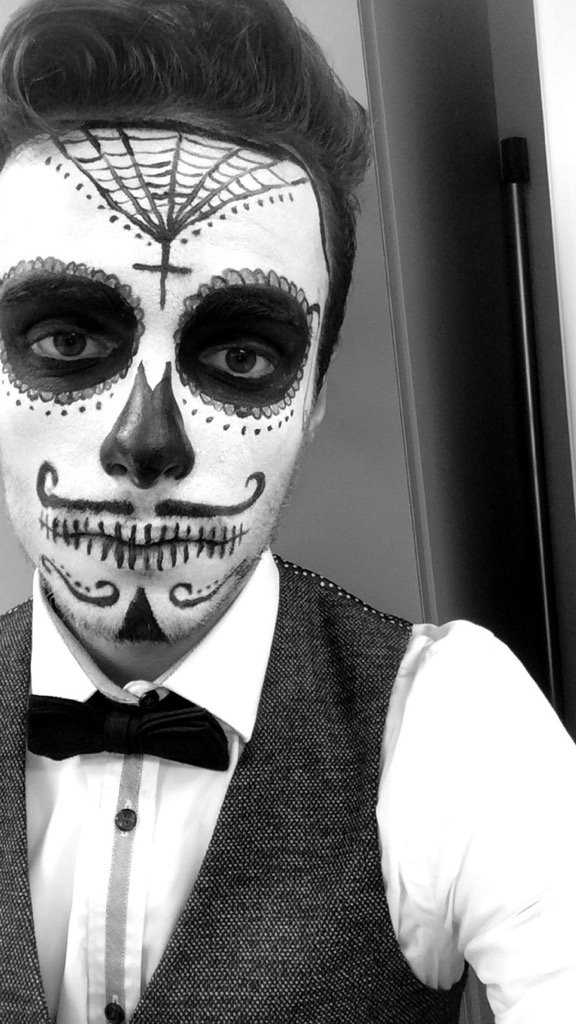AaronObee's tweet photo. Halloween theme night out👻💀 https://t.co/0nSh5wKBLh