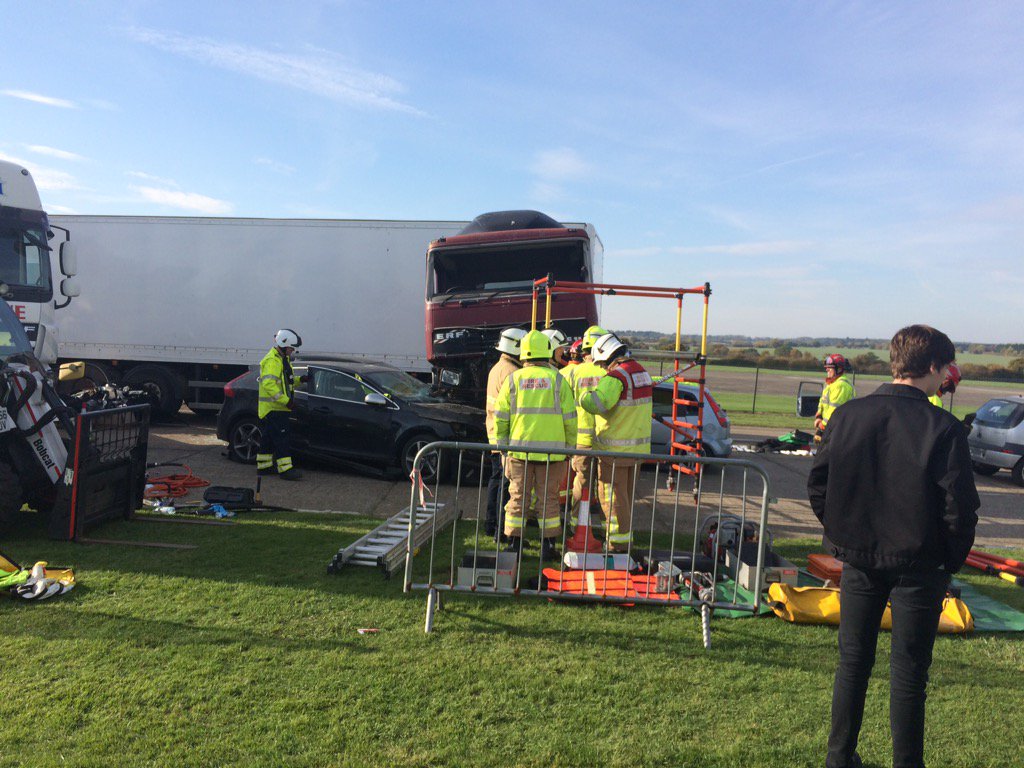 RachelToriana's tweet photo. #Kingsway Lots of valuable training in mass incident casualty triage and treatment @The_PCP @Essexairamb #MedTweets https://t.co/ZheUQ05MVc