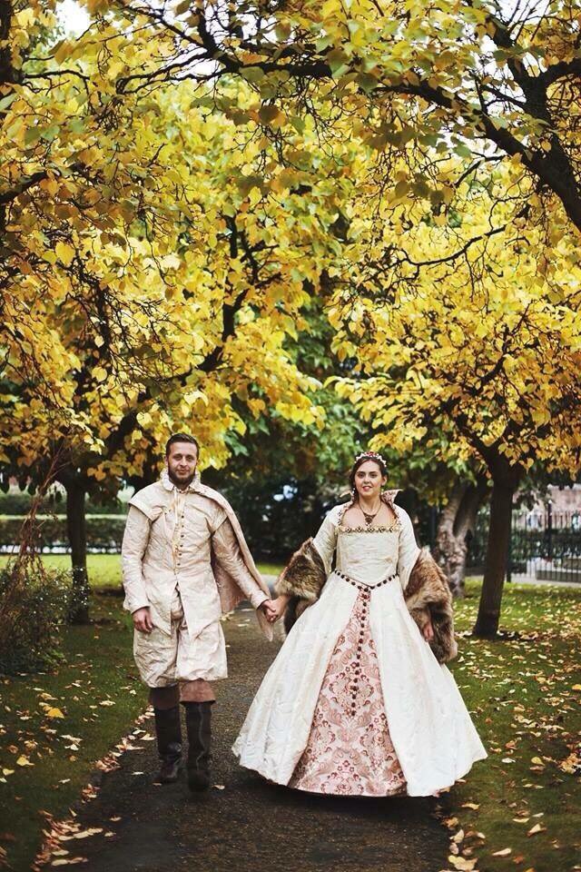 GainsOld's tweet photo. Love love love this picture capturing Jamie-Lee's &amp; Tom's Tudor themed wedding here at the Old Hall @Hollyrosestones https://t.co/rOn7zdRDK5