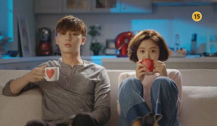 soompi's tweet photo. #ParkSeoJoon and #HwangJungEum Share a Sweet First Kiss?
https://t.co/dptDLPMnMJ #SheWasPretty https://t.co/VvMkkq3VUp