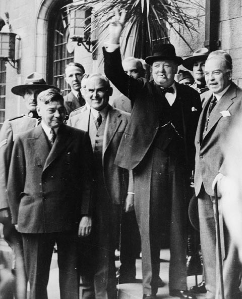 Stunning Image of William Lyon Mackenzie King and Winston Churchill in 1944 