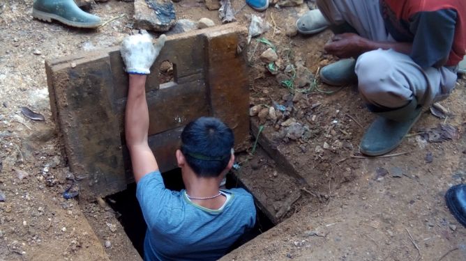 Metro_TV's tweet photo. Ratusan Personel Gabungan Diterjunkan Evakuasi 12 Gurandil https://t.co/jSCibAluOI https://t.co/CjVIETPvgW