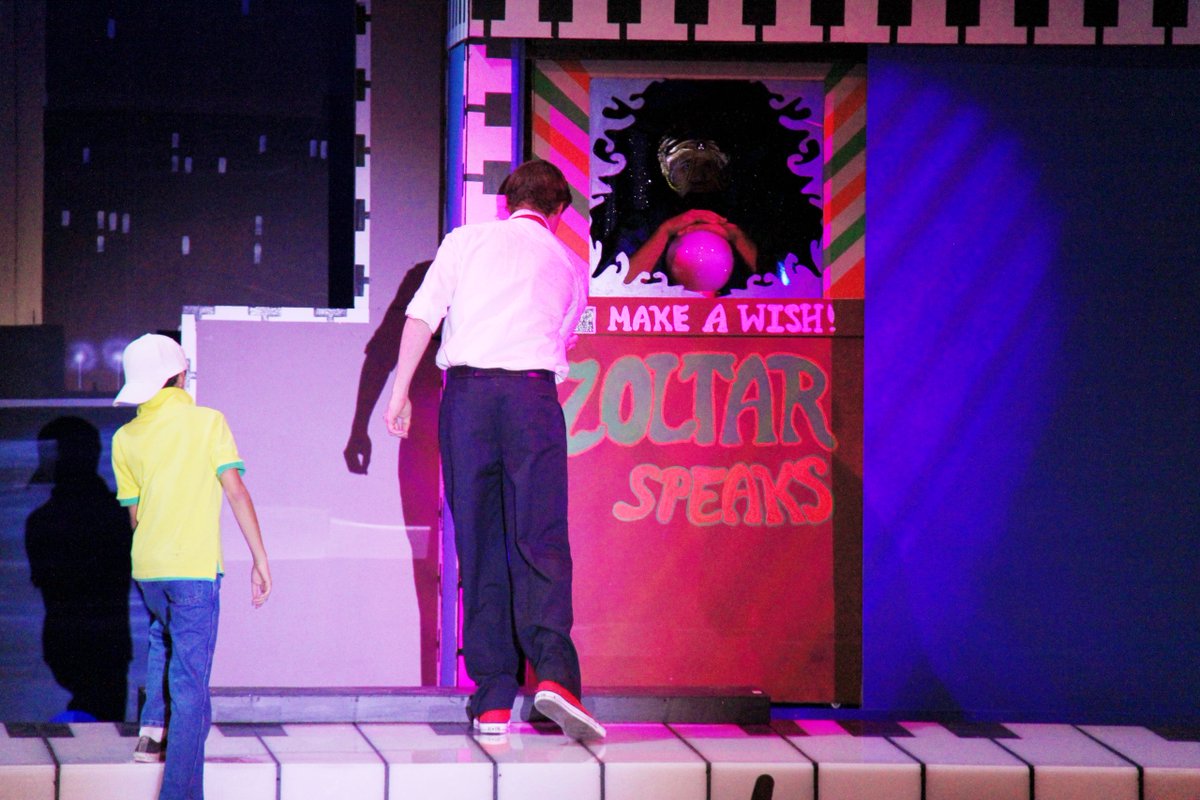 SPHSFOTT's tweet photo. From 2013's production of #BigTheMusical. All actors performed their parts in voice & #ASL So much talent! #SPHSFOTT https://t.co/3A6f8o7Qio