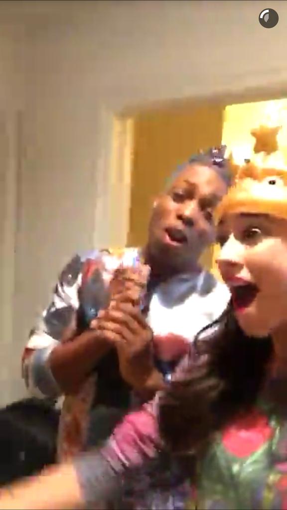lirony8r's tweet photo. I've been waiting for this for sooooo long ❤❤ #Corick #Tolleen
@ColleenB123 @toddyrockstar https://t.co/kiyyRa83Lt