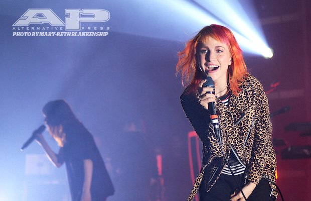 AltPress's tweet photo. .@yelyahwilliams joins @CHVRCHES for surprise performance—watch now! https://t.co/5ZyaT2zUix https://t.co/xyh3ZgSH7G