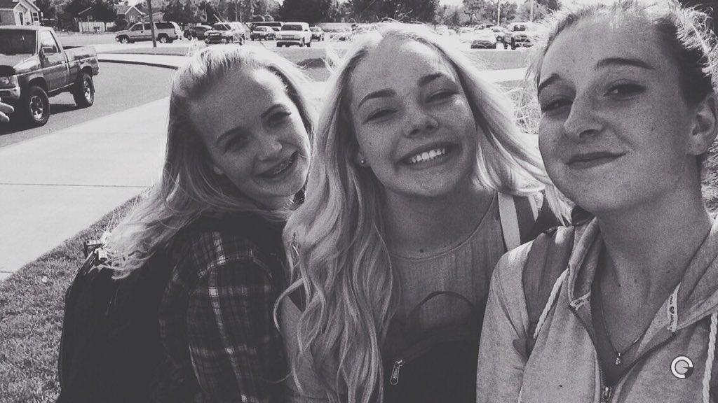 daisybaetman's tweet photo. love these weirdos w all my heart #bremudatriangle https://t.co/ATaFbUYhoV