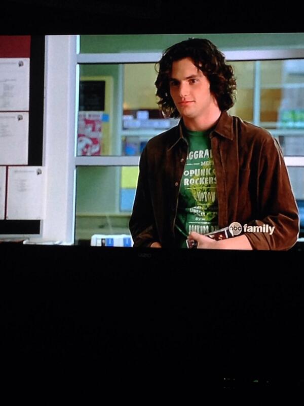 eli_grace5's tweet photo. DAN HUMPHREY IS JOHN TUCKER'S BROTHER #mindblown https://t.co/aEUomZT8zV
