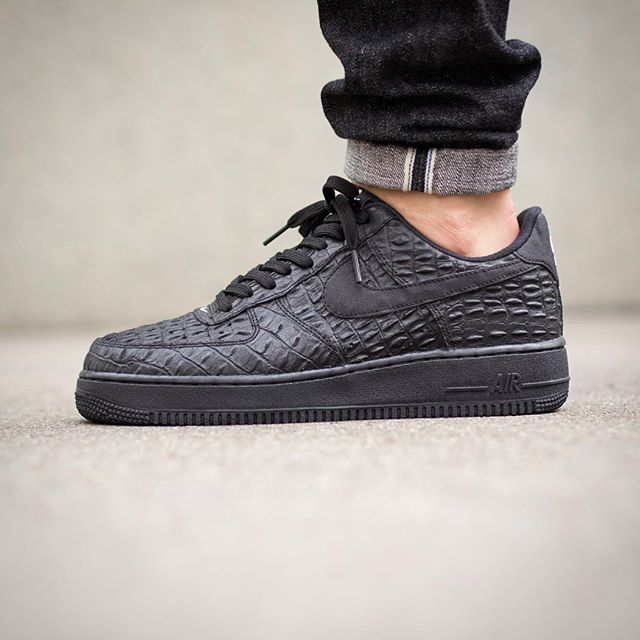 Sneaker Posts on X: foot look at the Nike Air Force 1 '07 "Black Croc" Sizes available on END -&gt; https://t.co/SfQkbxnmVV https://t.co/wmeQj6nMMH" / X