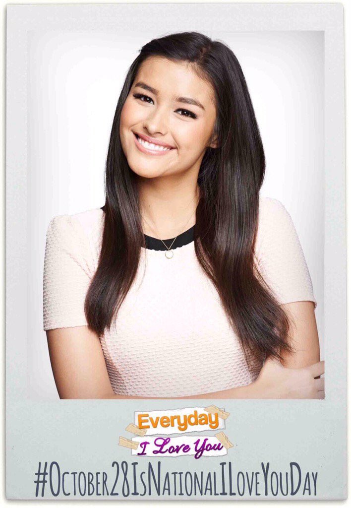 LIZQUENfinity's tweet image. and meet Audrey today while watching EILY! Everyday we love you Liza!!! ❤️
#NATIONALILOVEYOUDAY 
#PushAwardsLizQuens