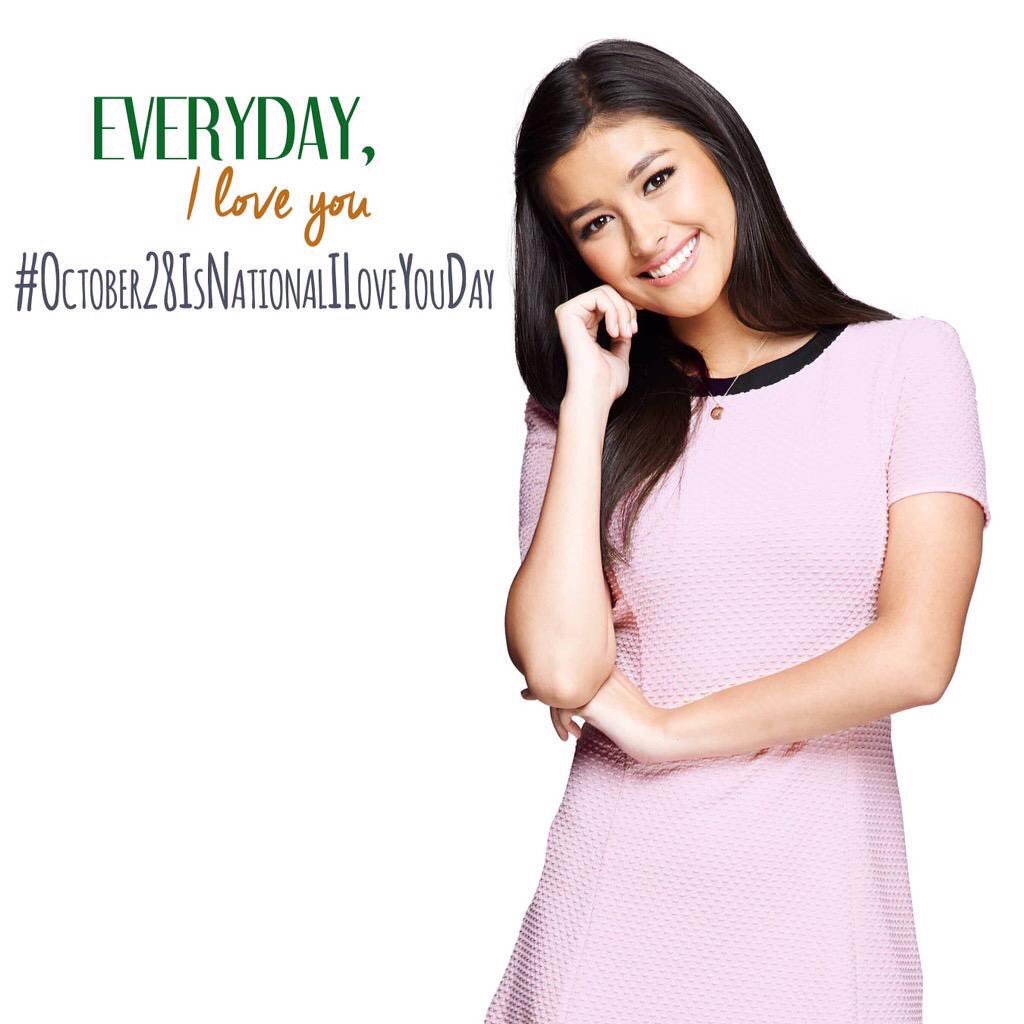LIZQUENfinity's tweet image. and meet Audrey today while watching EILY! Everyday we love you Liza!!! ❤️
#NATIONALILOVEYOUDAY 
#PushAwardsLizQuens