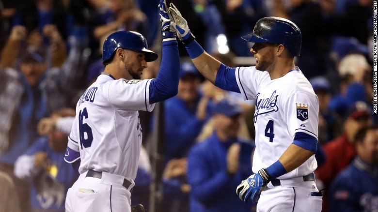 cnnbrk's tweet image. Royals beat Mets in Game 1 of World Series, 5-4 in 14 innings. Game 2 is Wednesday night. ble.ac/1P3Qaqw