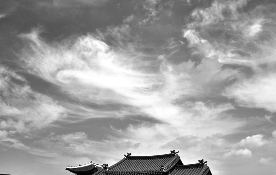 PikEditor's tweet photo. Featured #photooftheday #photography #Seoul #streetphotography https://t.co/SLyVx9ocZx https://t.co/4TmBrr2DIp
