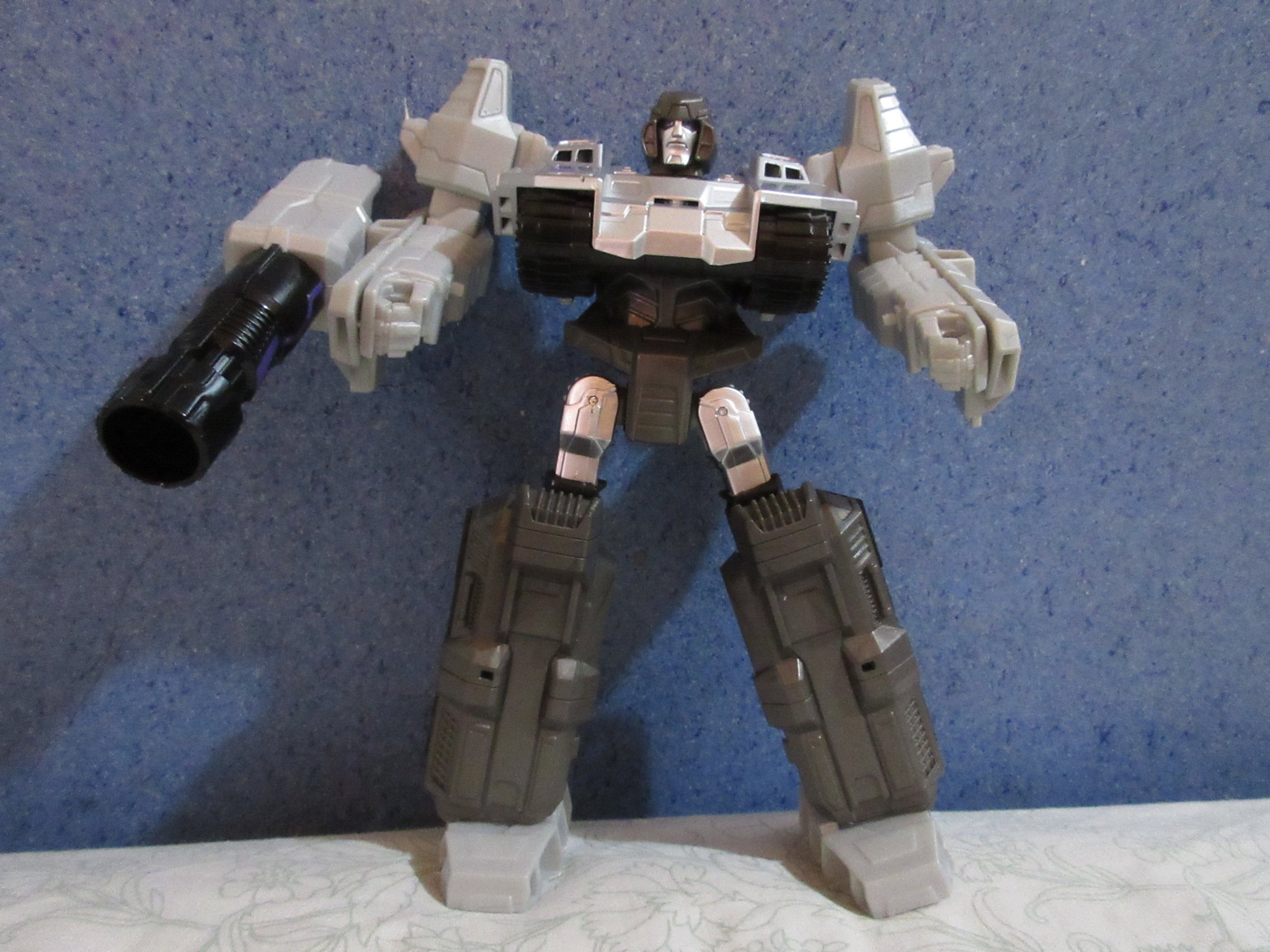 トランスフォーマー メガトロン サイバーバタリオン tf-tf@トランスフォーマー大好き on X: 