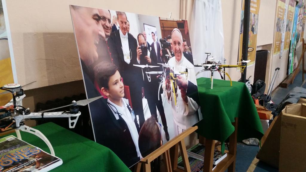 fabrizioolati's tweet image. Ultimi ritocchi #IstitutoMassimo #MakingDrones @fmdigitale #GJC  @Fiammetta_FMD @AmbasciataUSA