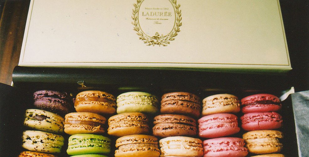 Holy macaron! Ladurée setting up shop on Robson Street in #Vancouver 
 ow.ly/TVhPq
