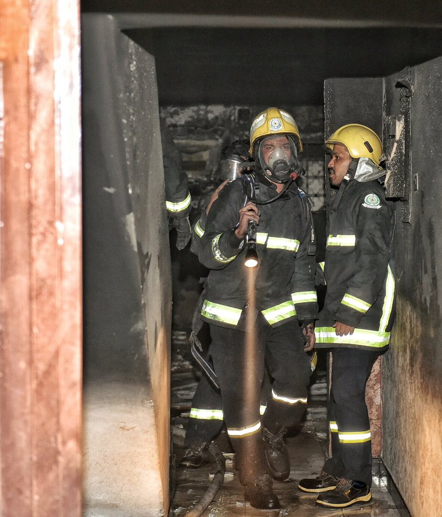 SaudiDCD's tweet photo. مدني #حائل: التماس كهربائي يتسبب حريق اندلع في الدور الأرضي بمنزل بحي المنتزه الغربي دون وقوع إصابات ولله الحمد. https://t.co/RtJ8fY8WFf