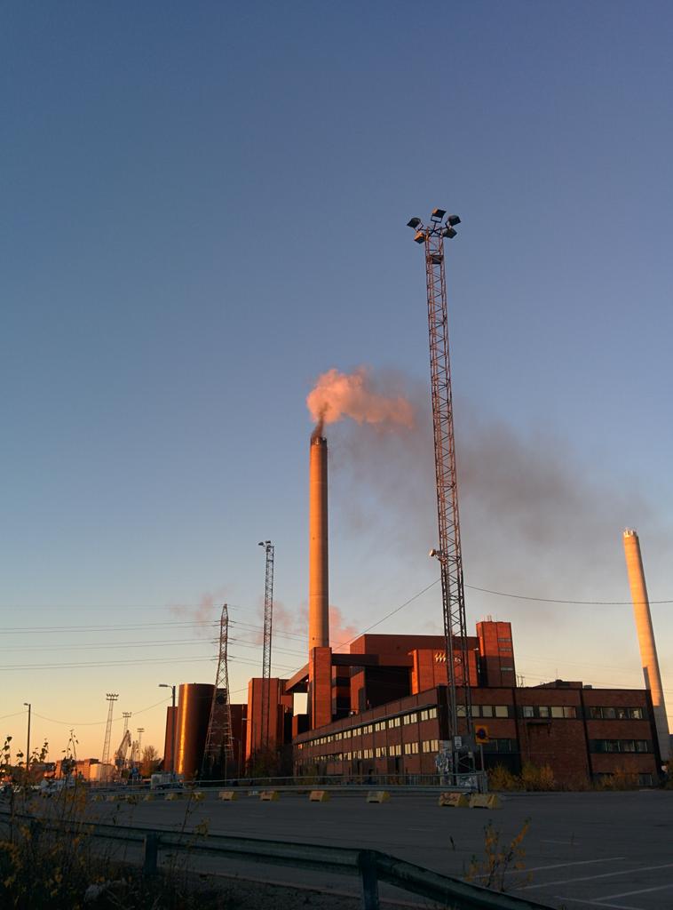 TuukkaSi's tweet photo. Nyt ei taida palaa ihan puhtaasti. #helen @EnergiaHelen https://t.co/uSKFXHQpy6