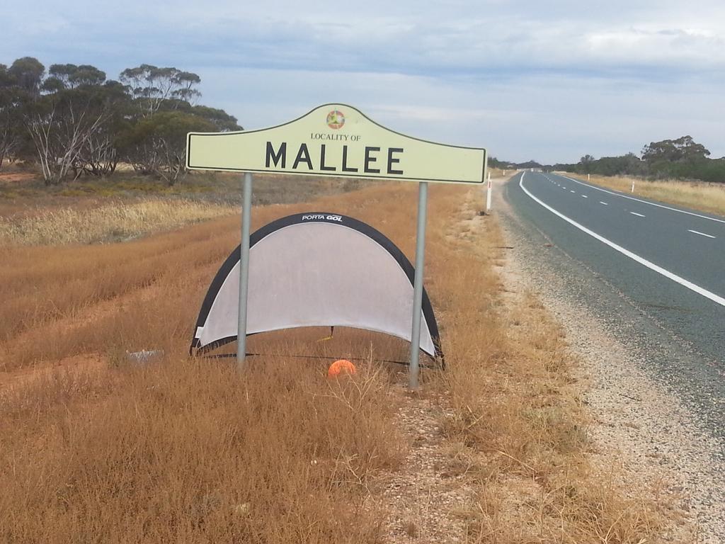 One for the scrapbook <a href="/KimonTaliadoros/">Kimon Taliadoros</a> <a href="/JorgeGero/">Jorge Gero</a>  <a href="/footballvic/">Football Victoria</a> #footballforall #1000kmthisweek #3daysstilltogo