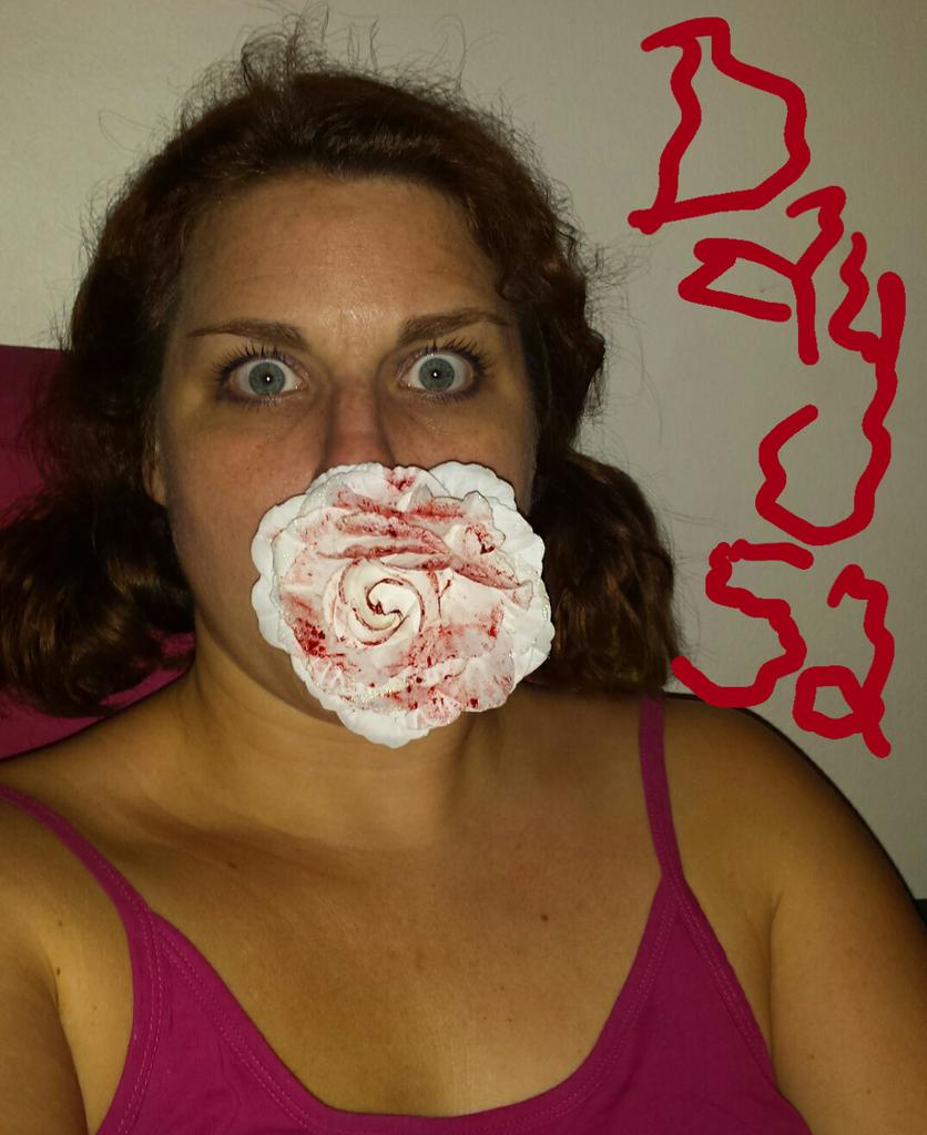 Crystal_Franchi's tweet photo. DAY52 #of55 I danced in #BITEME : AN UNDEAD MUSICAL and ate a #diet of #brains . #healthy #zombie #fitness #exercise https://t.co/2RLVdHoWZl