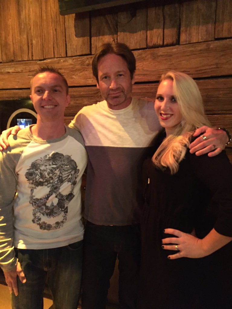 JessicaRapp3's tweet photo. My two favorite men #myfreepass @davidduchovny https://t.co/EuyaLCkgah