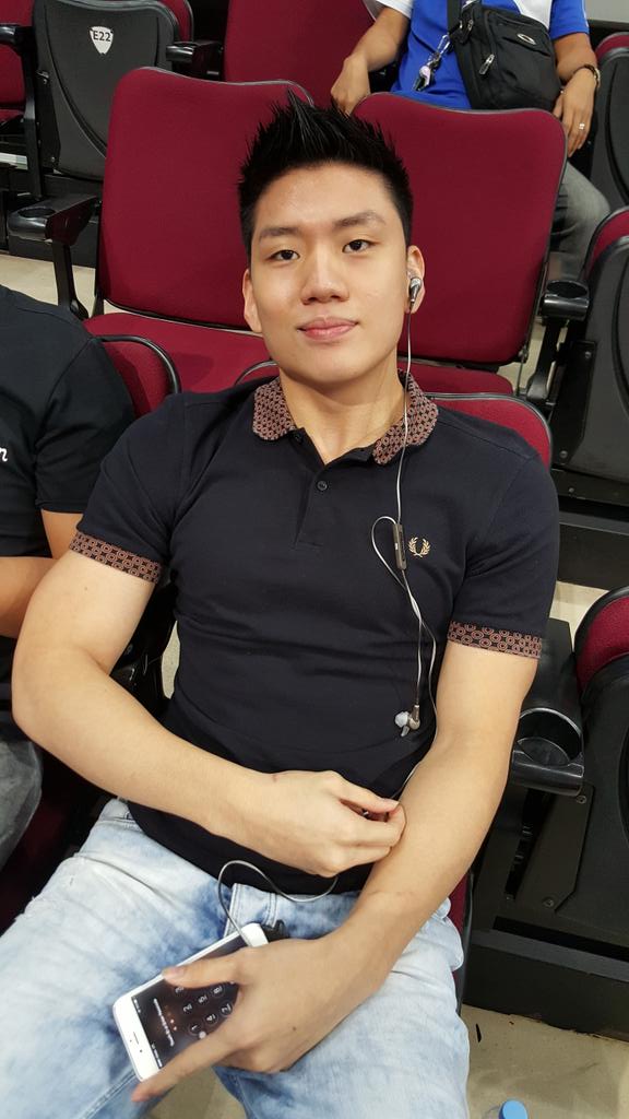 dbuzzketball's tweet photo. @jeronteng arrives at moa arena ... https://t.co/Dh2Q3no7SI