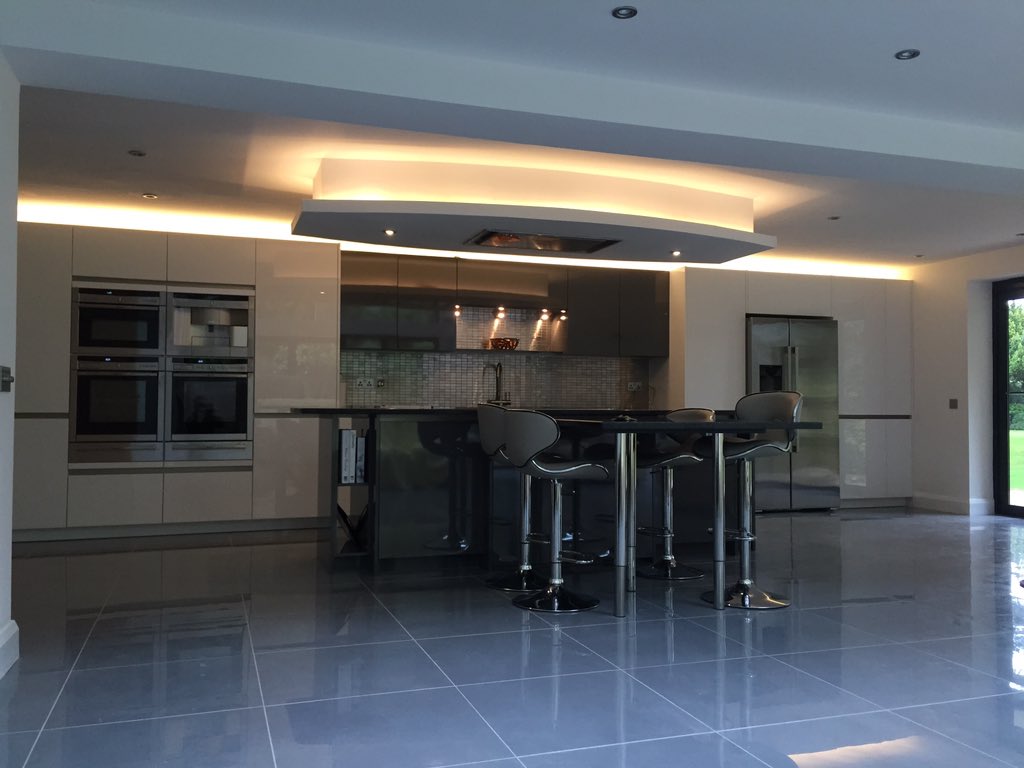 Teammaintain82's tweet photo. #kitchens #LED #tiling #Hertfordshire https://t.co/qKemvQhNwt