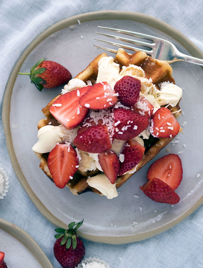 Dessert for 4 in under 5 mins, enjoyed with a glass of <a href="/WitherHillsWine/">Wither Hills Winery</a> goo.gl/DFy0hU #winewednesday