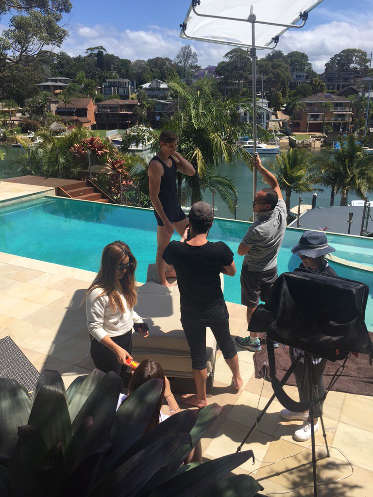 lex_in's tweet photo. That view doe #work #letmelive #letmeswim https://t.co/5XYDbiBuuJ