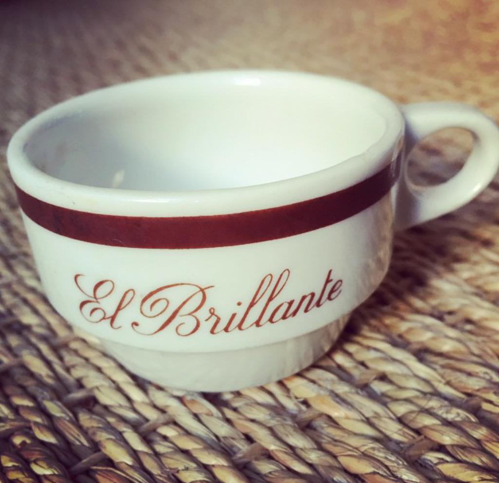 BarelBrillante's tweet photo. Despierta, tomate el #cafe y a la rutina diaria
Con un buen café la cosa es más fácil! 
#cafeluthier #felizmiercoles https://t.co/pasxLpy8ZN