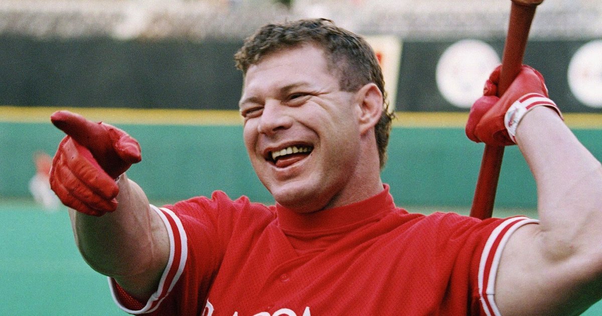HuffPost's tweet photo. Former MLB all-star Lenny Dykstra claims he blackmailed umpires https://t.co/yjYvIknl8P https://t.co/GFsJTqBDYy