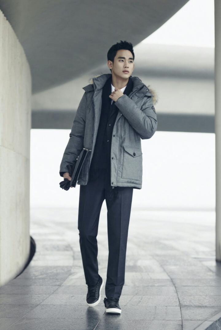 stars88jo's tweet photo. Beanpole Outdoor blog update 
#KimSooHyun #김수현 https://t.co/2PYKc661Zc