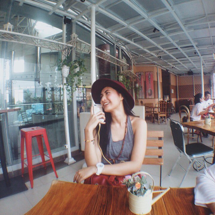 cameliaputriID's tweet photo. Ayukk Request Lagu #digeolasyik yah Camputers Di radio2 exclusive 19 kota #sumpahPemuda https://t.co/vNnhIUVOqn