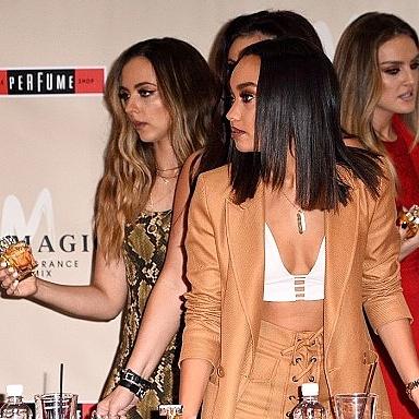 LM_4_LYF's tweet photo. @LittleMix at the #GoldMagicPerfume signing โค๐๐๐ https://t.co/TLc1cQOiNe