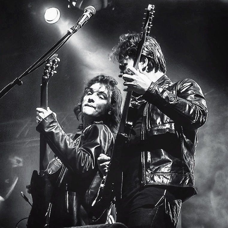 JennaTilveran's tweet photo. @pebblesstreet : https://t.co/lVxbF6BfkO | Da boyz 😎
#jettrebel #jettrebelfan #singer #singersongwriter #multiins… https://t.co/Ufdmo2Zrra