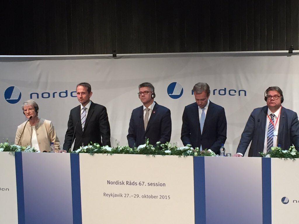 lundannakarin's tweet photo. En sv de nordiska ministrarna saknar slips-gissa från vilket land?  #aarnjc #nrsession https://t.co/eywsXX6a0s