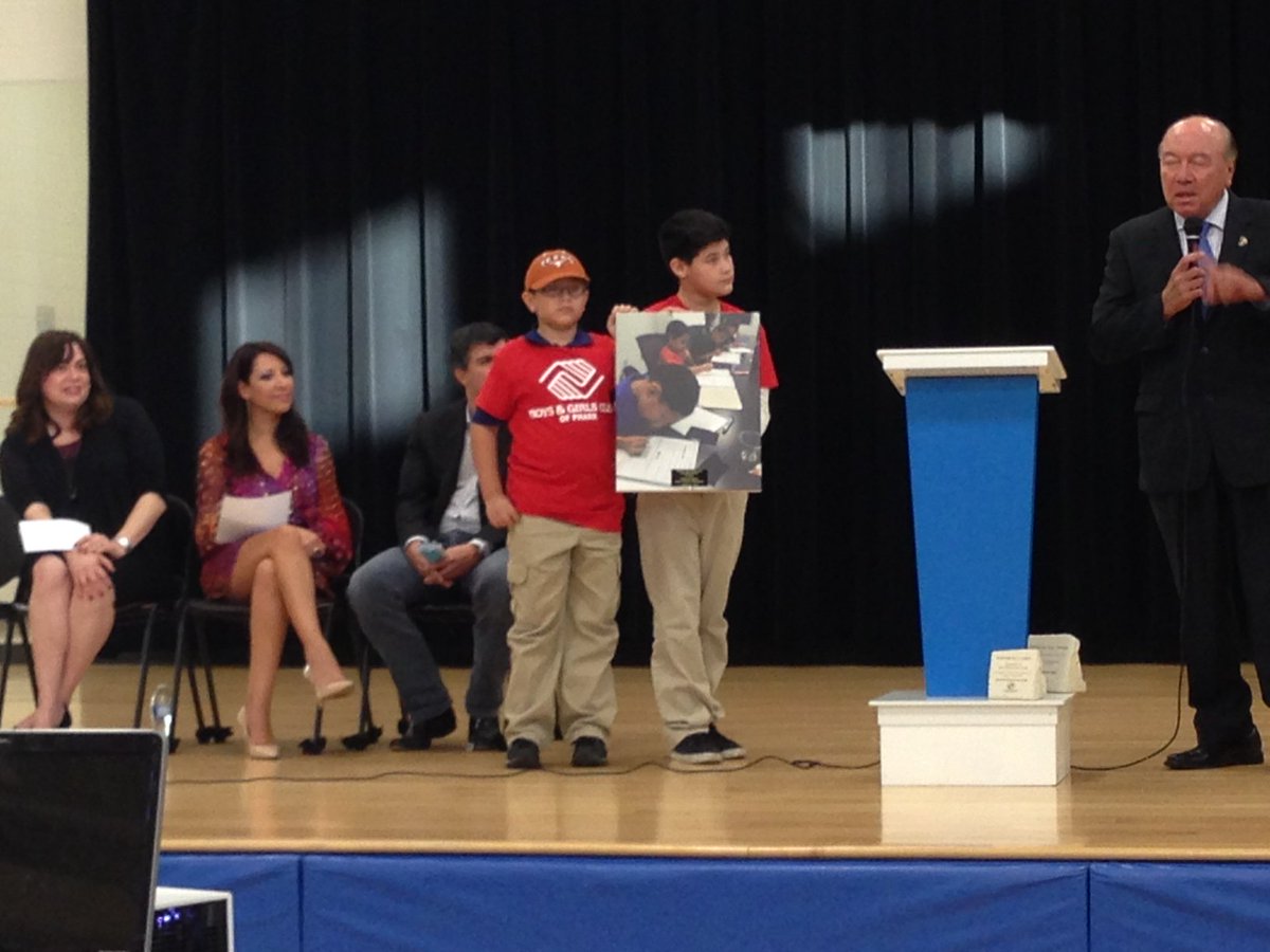 RGVSylvan's tweet photo. More pictures from last night's event honoring @TxChuy , champion of #TexasAIM . #BGC #STEM #rgv #SylvanEDGE https://t.co/1NFPhcxvMV
