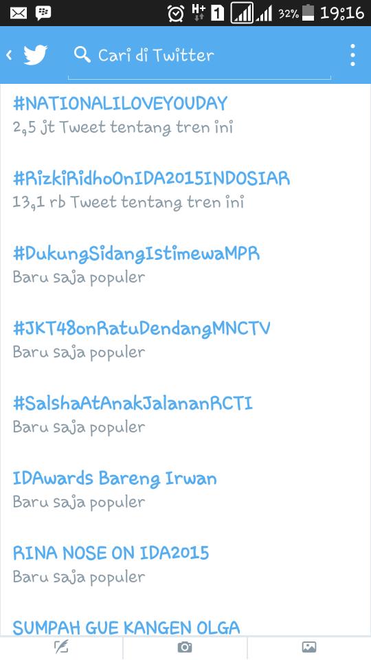 imoet_anies's tweet photo. Rela begadang malem ini 
IDAwards Bareng Irwan https://t.co/JXldJvLThY