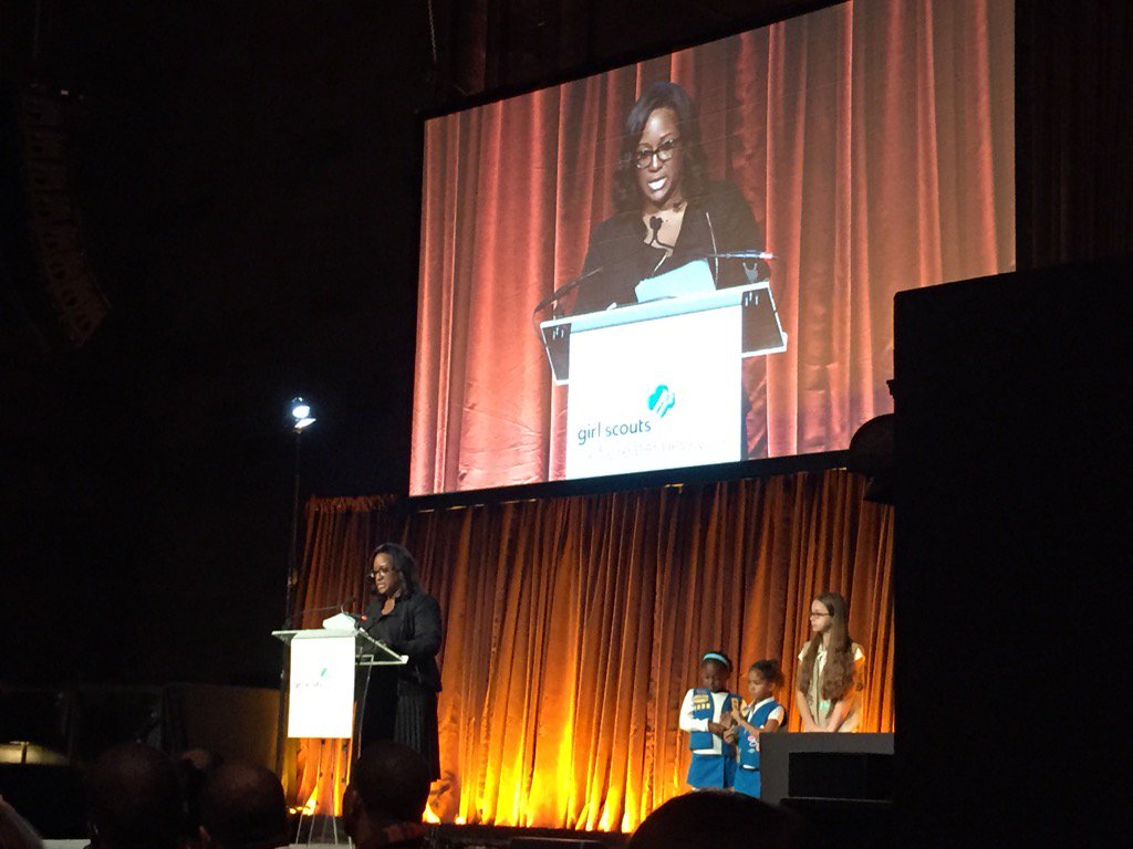 lorialmeida's tweet photo. Honoring Tiffany Warren @DiverStar #teamomnicom #teamADCOLOR @Omnicom https://t.co/uoGNZNj7J3