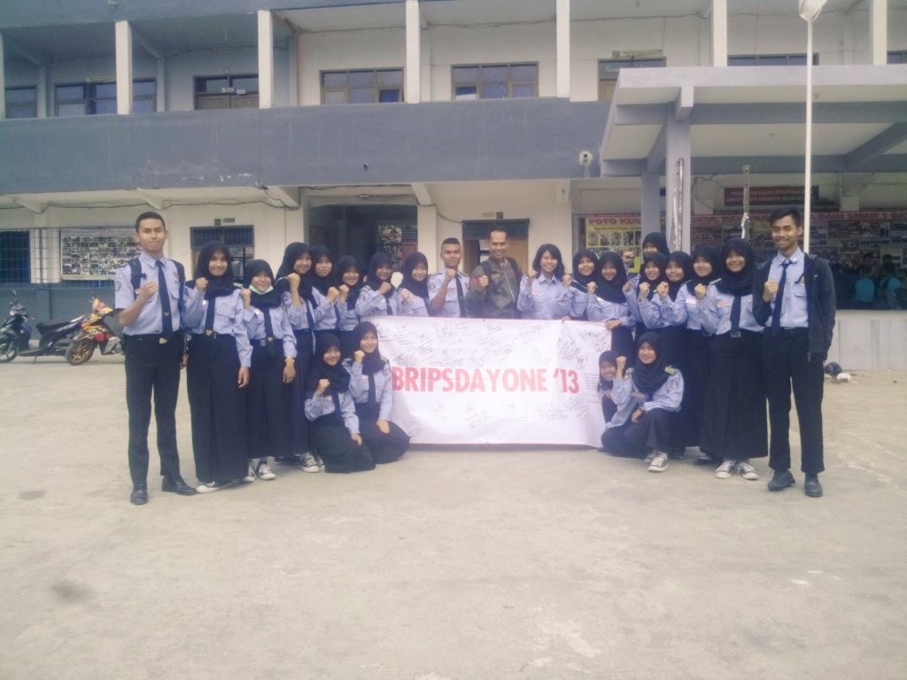 PaskibraDay2013's tweet photo. Selamat 28 yang ke 2 barudak😘 https://t.co/YDjRZomydm