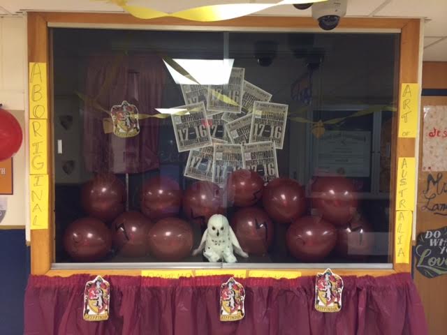 Colls_HS's tweet photo. Great work Juniors! #HallDecorating #SpiritWeek #CHSonegoodthing https://t.co/AKdVzXJSaJ