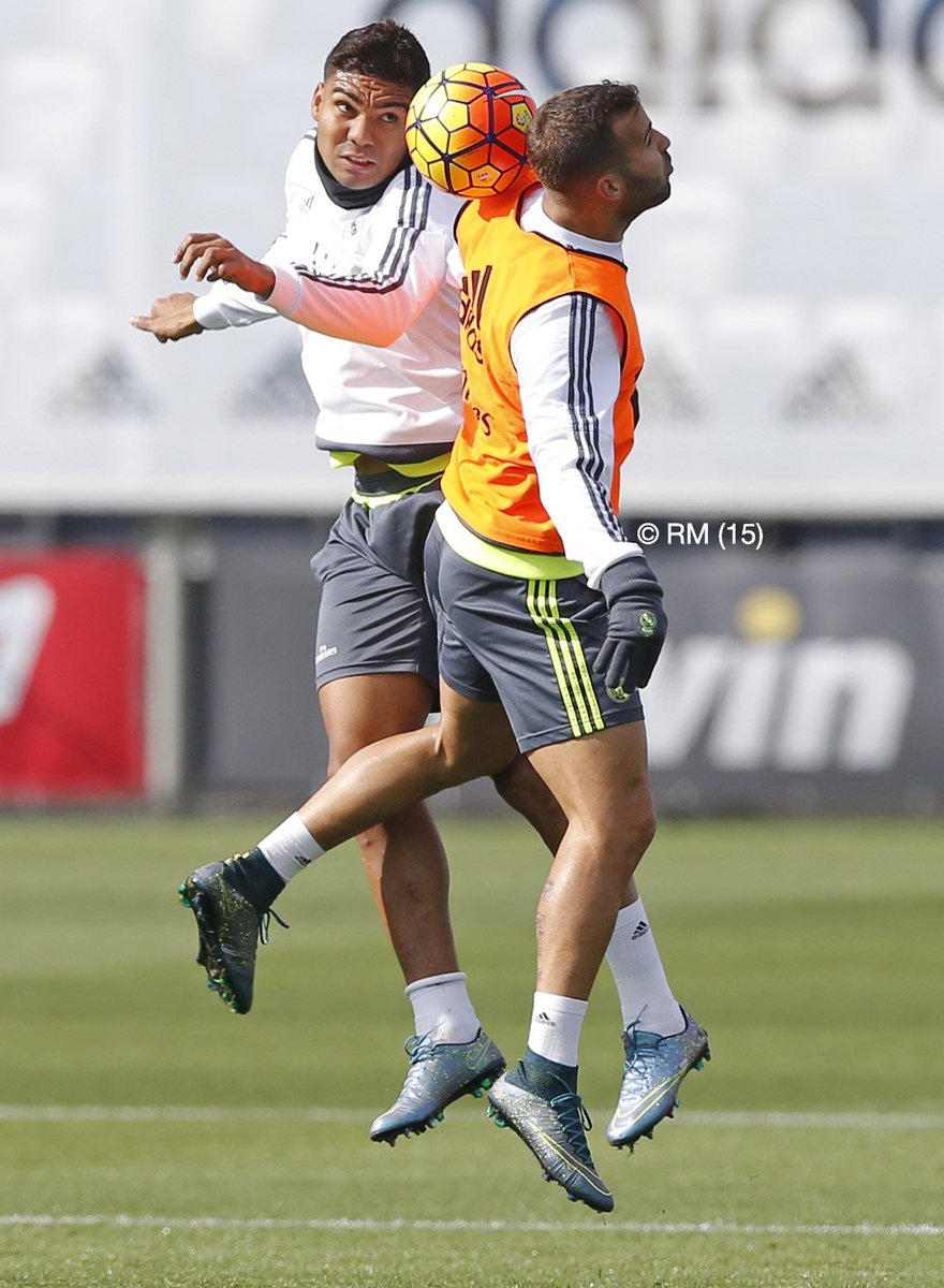 realmadriden's tweet photo. Check out the best photos from today's training session at Ciudad Real Madrid. 📷💪⚽

#RMCity #HalaMadrid https://t.co/iH5sl9zKr9