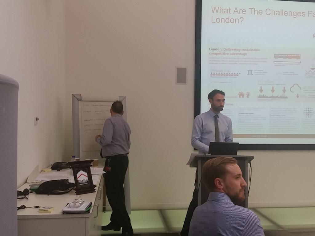 DimaQF's tweet photo. #urbanthinkers @ArcadisUK @ArcadisShelter #UrbanSolutions 
Challenges facing London #London https://t.co/EMJHmHovCB