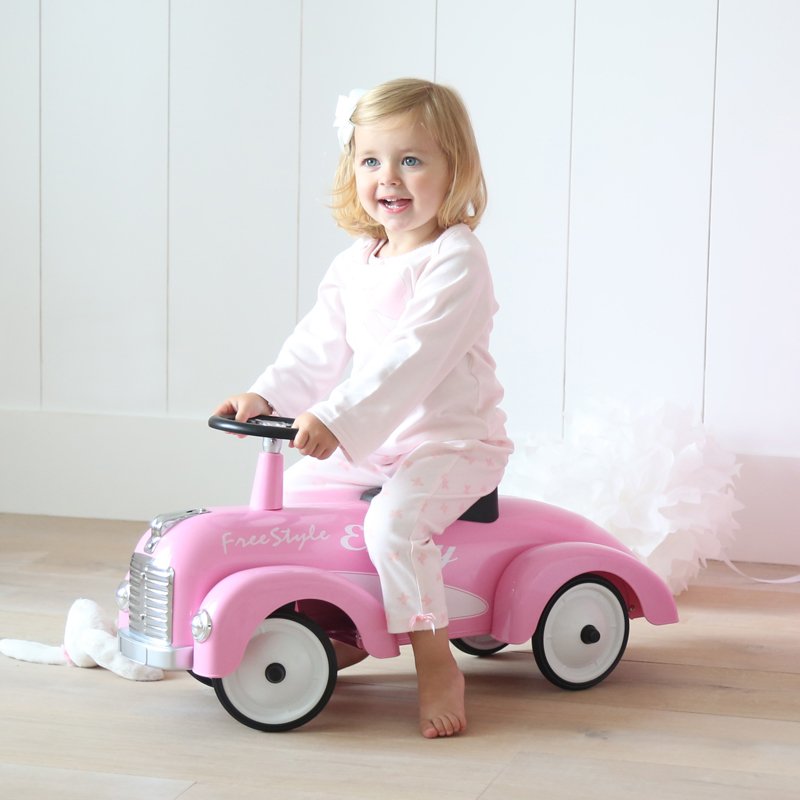KidPundits's tweet photo. Treat your little one to their very own vintage ride! https://t.co/jsO1lYDEs7 https://t.co/jySQ9GomAE