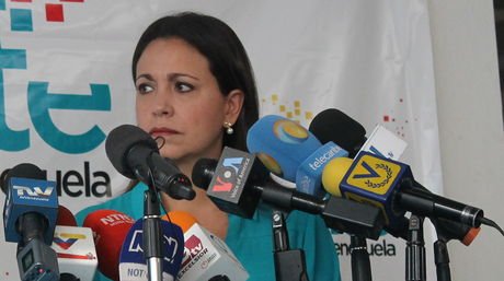 ElNacionalWeb's tweet photo. Militante del PSUV está arrepentida de haber votado por Chávez https://t.co/n2L3NnRHWU https://t.co/yPldNskPKW