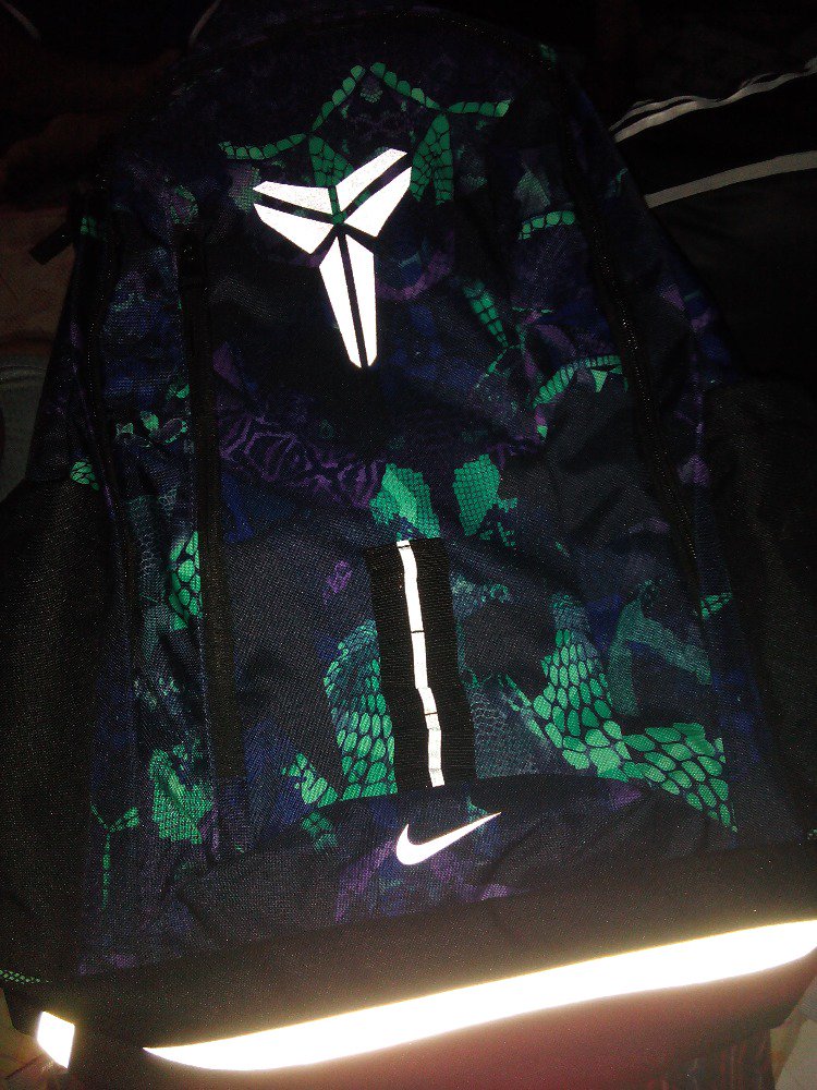 Dodingdaxs's tweet image. Oooohhh, aldub you. &amp;lt;3 #Nike #BlackMamba