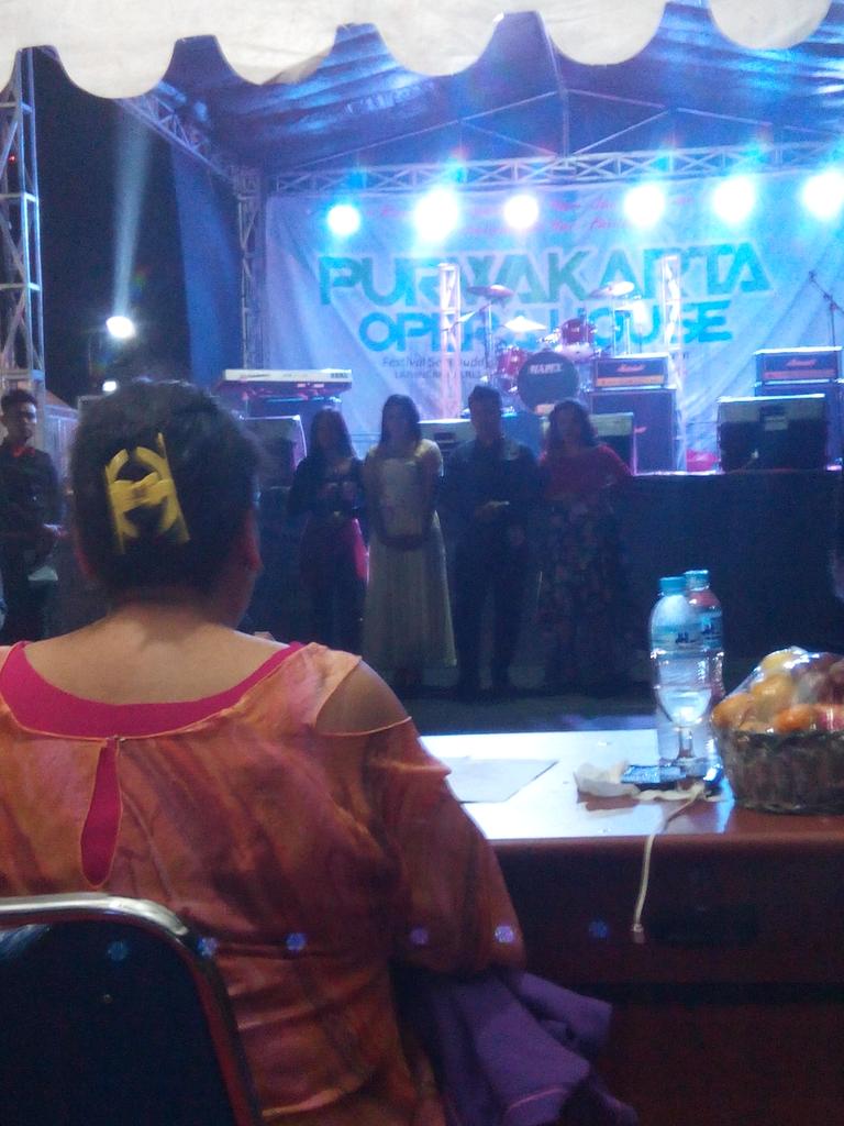 PwkOperaHouse's tweet photo. Saatnya penilaian dari juri, mbak @Bertha_cv https://t.co/xl0QOouPww