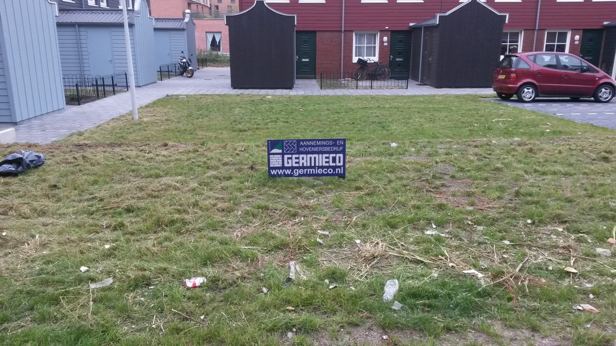 @bvschaik_ 
We hebben het onkruid weer gewied bij Zaans Goed in Zaandam! :-)